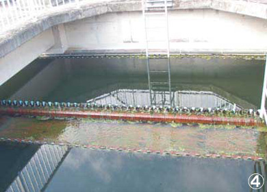 岡山県児島湖流域下水道浄化センター　最終沈殿池の写真