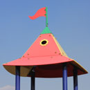 ピンク・緑・黄色などで塗られた遊具の屋根